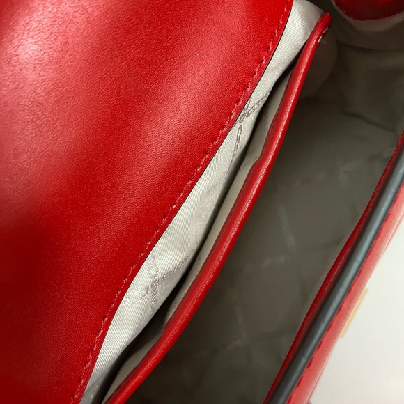 Super cute Micheal Kors purse with longer strap - Picture 6 of 8